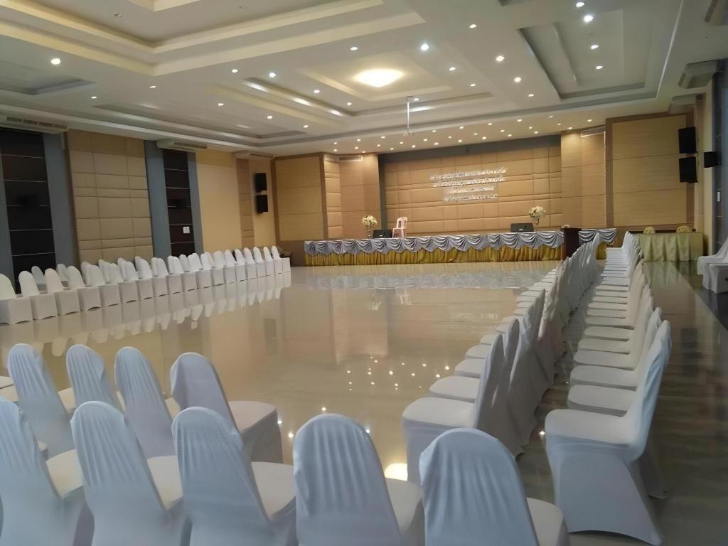 S-Tawan Hotel & Convention Maha Sarakham Bagian luar foto